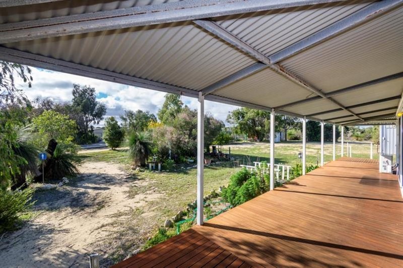 Photo - 94 Wildflower Way, Karakin WA 6044 - Image 5