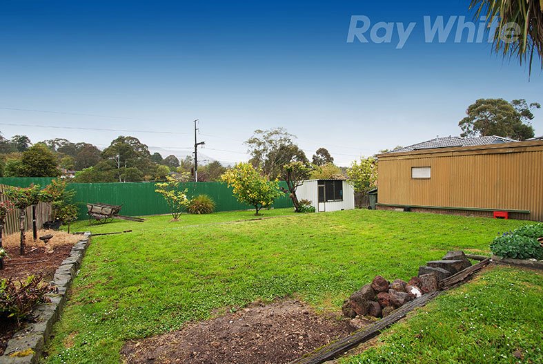 Photo - 94 Winyard Drive, Mooroolbark VIC 3138 - Image 12