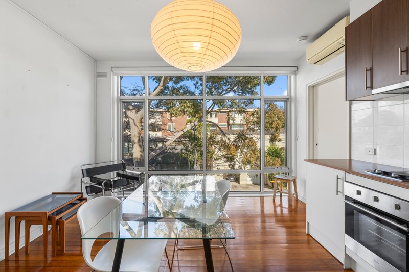 Photo - 9/4 Witchwood Close, South Yarra VIC 3141 - Image 2