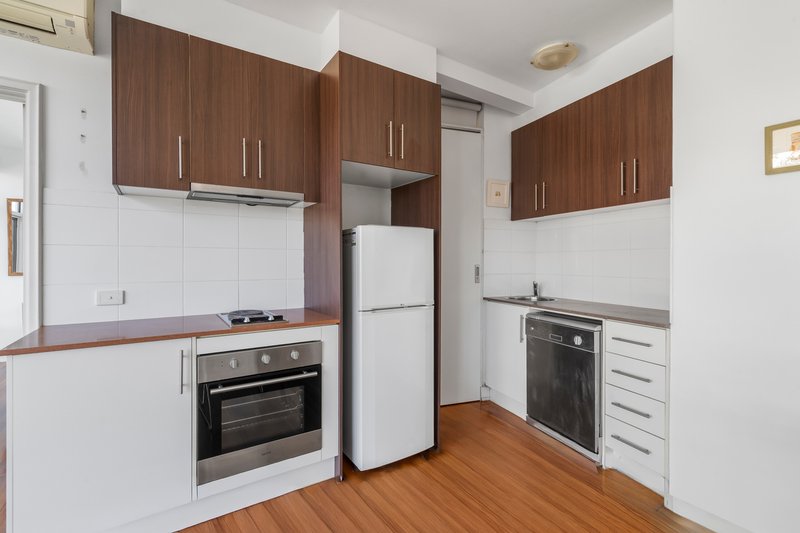 Photo - 9/4 Witchwood Close, South Yarra VIC 3141 - Image 4