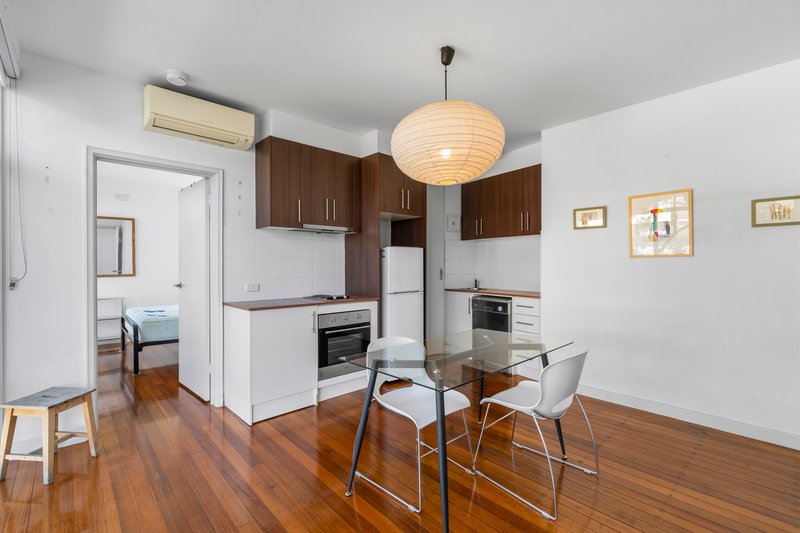 Photo - 9/4 Witchwood Close, South Yarra VIC 3141 - Image 5