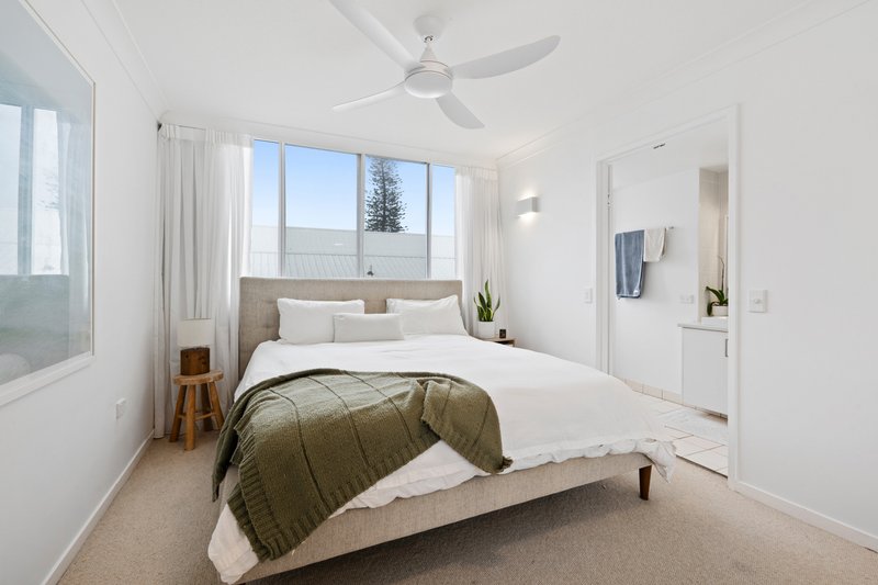Photo - 9/40 Marine Parade, Miami QLD 4220 - Image 11