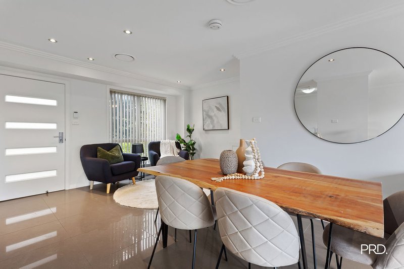 Photo - 9/400 Glenmore Parkway, Glenmore Park NSW 2745 - Image 3