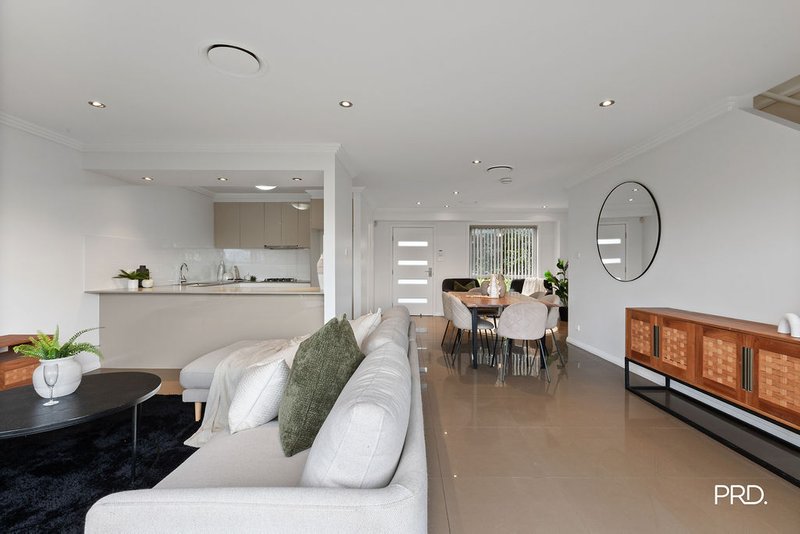 Photo - 9/400 Glenmore Parkway, Glenmore Park NSW 2745 - Image 9