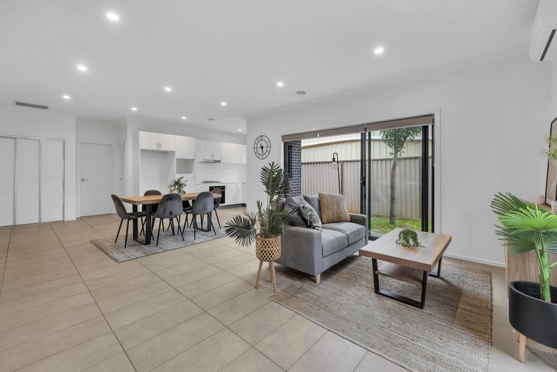 Photo - 9/41 Latham Street, Werribee VIC 3030 - Image 5