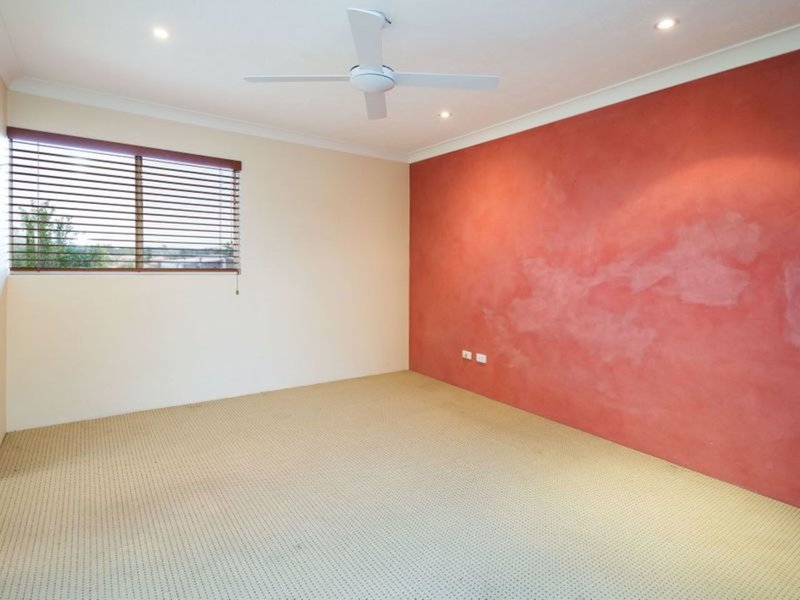 Photo - 9/42 Falkinder Avenue, Paradise Point QLD 4216 - Image 6