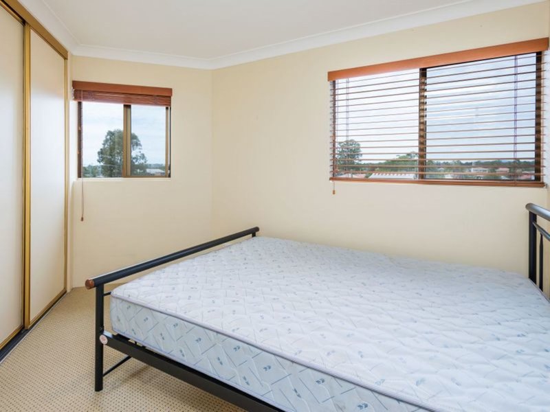 Photo - 9/42 Falkinder Avenue, Paradise Point QLD 4216 - Image 7