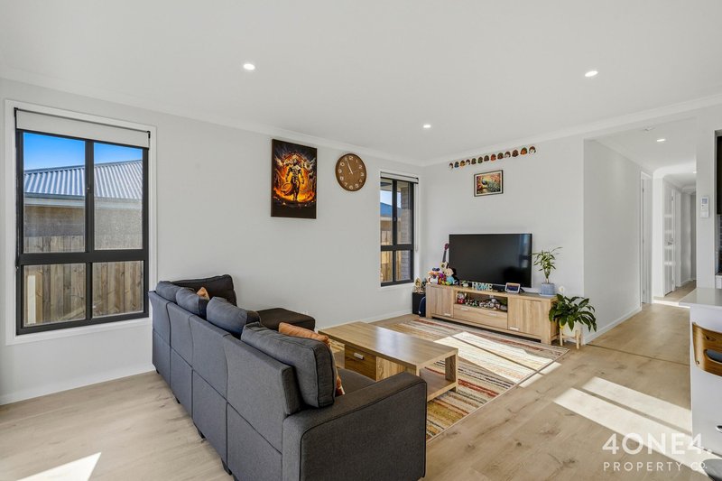 Photo - 95 Athena Drive, Risdon Vale TAS 7016 - Image 8
