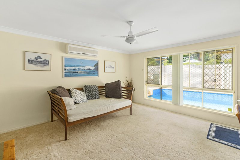 Photo - 95 Casuarina Drive, Elanora QLD 4221 - Image 1