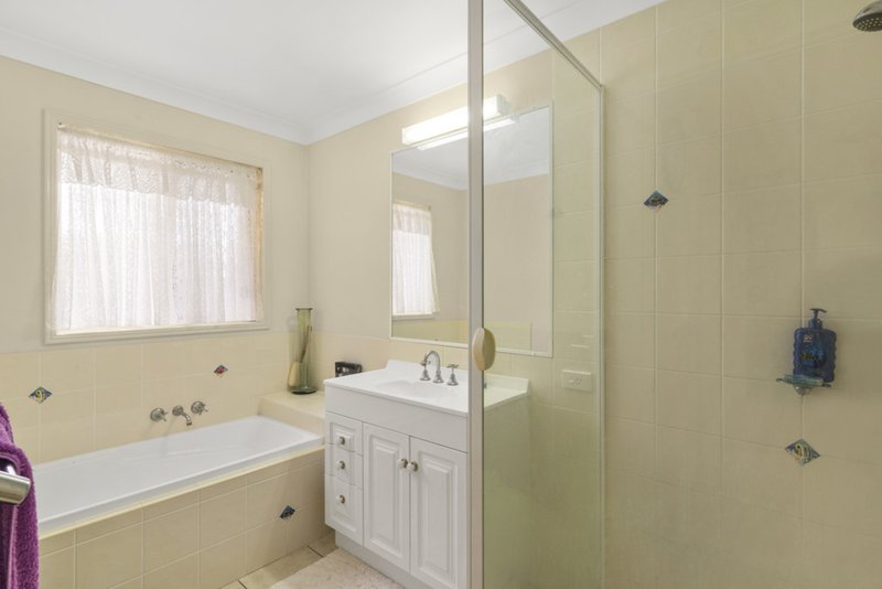 Photo - 95 Casuarina Drive, Elanora QLD 4221 - Image 11