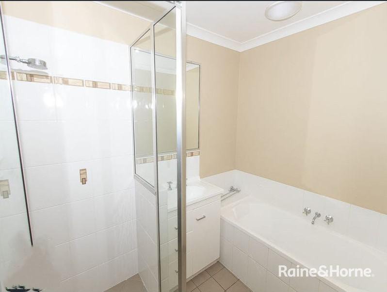 Photo - 95 Col Brown Avenue, Clinton QLD 4680 - Image 7