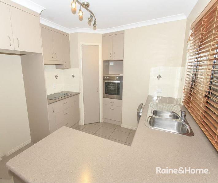 Photo - 95 Col Brown Avenue, Clinton QLD 4680 - Image 12