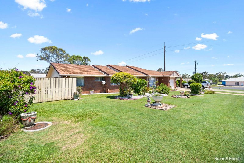 Photo - 95 Colyton Street, Torquay QLD 4655 - Image 2