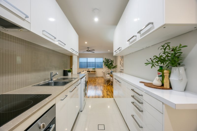 Photo - 95 Cowen Terrace, North Lakes QLD 4509 - Image 6