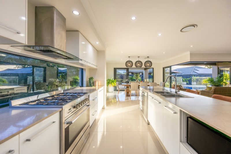 Photo - 95 Cowen Terrace, North Lakes QLD 4509 - Image 7