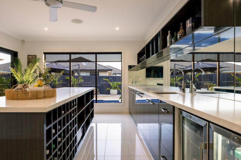Photo - 95 Cowen Terrace, North Lakes QLD 4509 - Image 8
