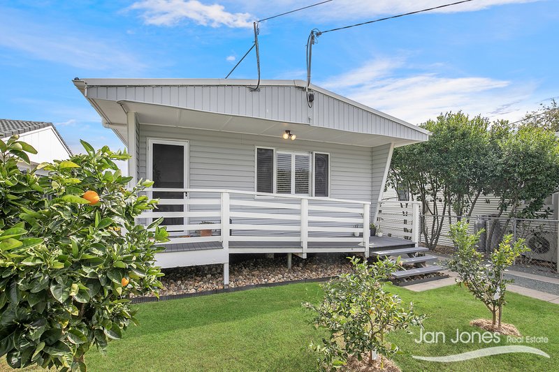 Photo - 95 Dover Road, Redcliffe QLD 4020 - Image 2