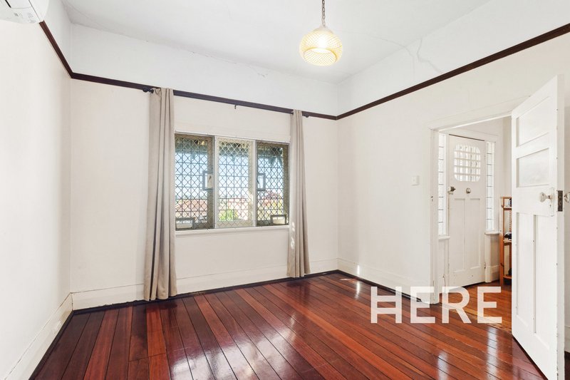 Photo - 95 Fairfield Street, Mount Hawthorn WA 6016 - Image 2