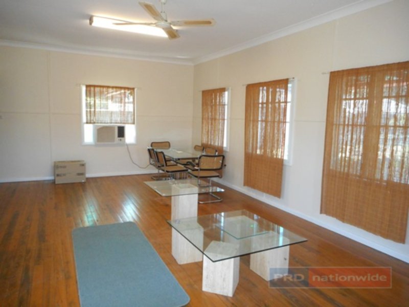 Photo - 95 Fitzroy Street, Tumut NSW 2720 - Image 11