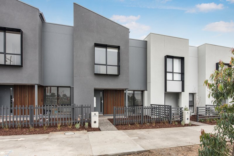 Photo - 95 Hayton Boulevard, Cranbourne West VIC 3977 - Image 1