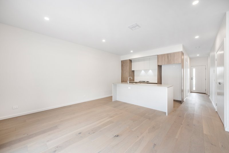 Photo - 95 Hayton Boulevard, Cranbourne West VIC 3977 - Image 3