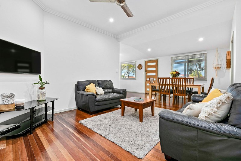 Photo - 95 Honiton Street, Torquay QLD 4655 - Image 5