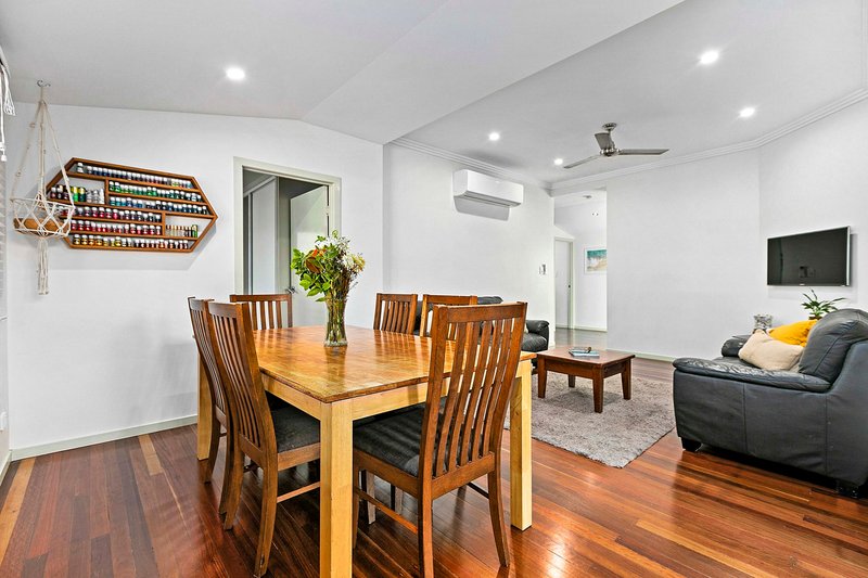 Photo - 95 Honiton Street, Torquay QLD 4655 - Image 6