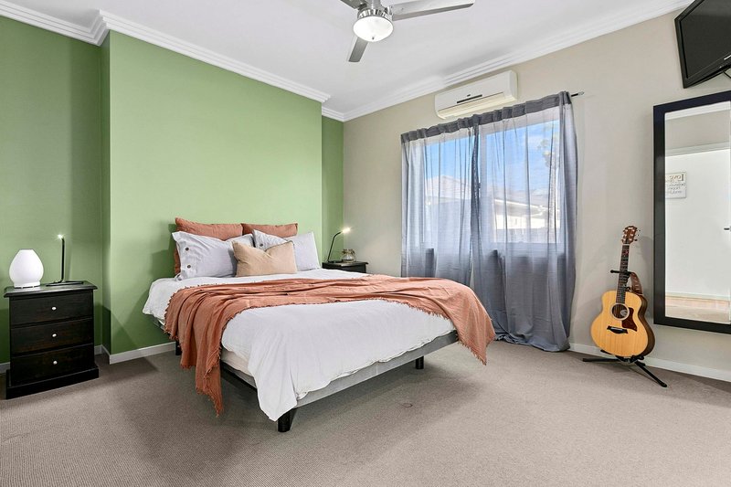 Photo - 95 Honiton Street, Torquay QLD 4655 - Image 10