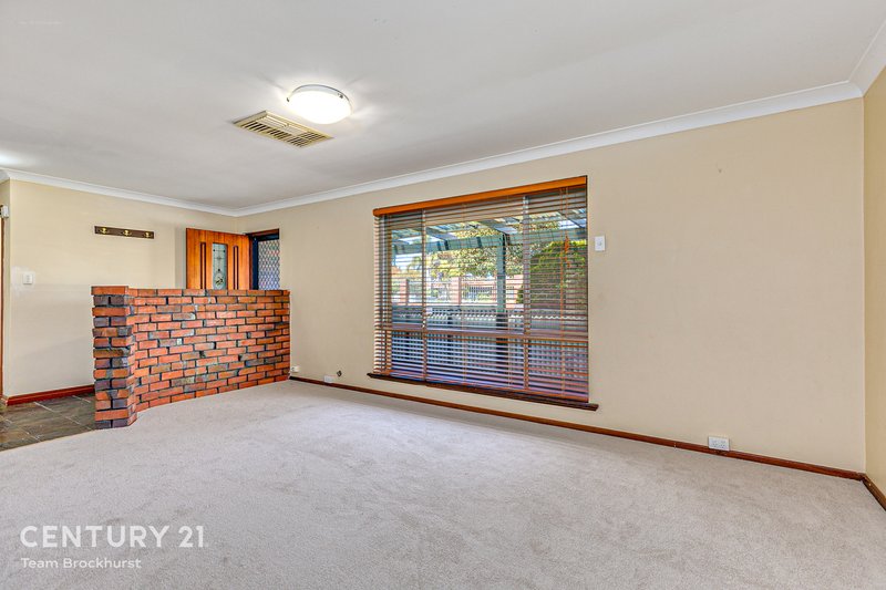 Photo - 95 Hume Road, Thornlie WA 6108 - Image 6