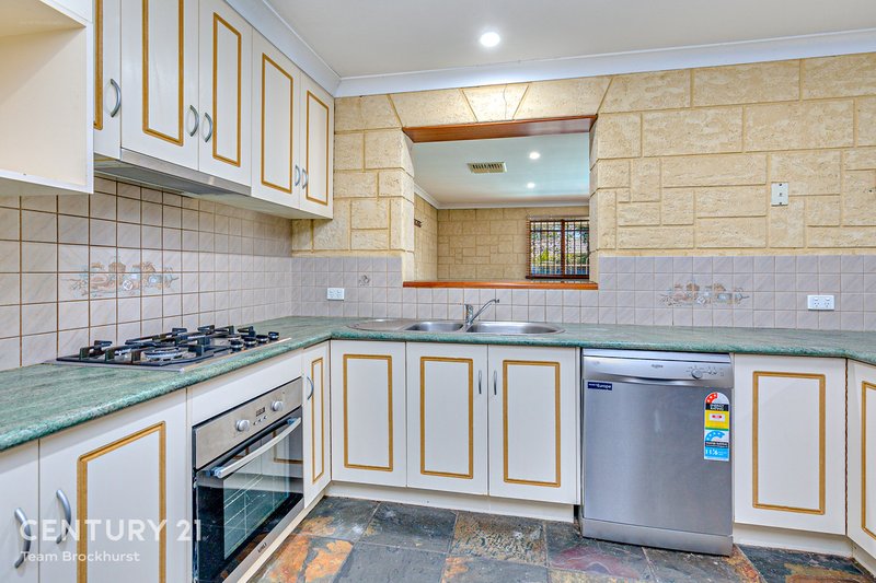 Photo - 95 Hume Road, Thornlie WA 6108 - Image 10