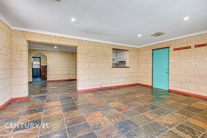 Photo - 95 Hume Road, Thornlie WA 6108 - Image 14