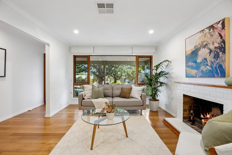 Photo - 95 Irvine Street, Watson ACT 2602 - Image 6