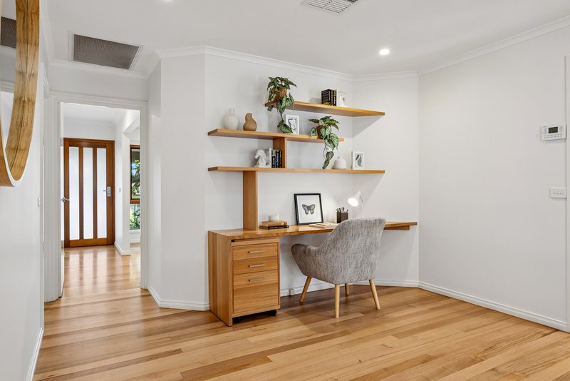 Photo - 95 Irvine Street, Watson ACT 2602 - Image 11