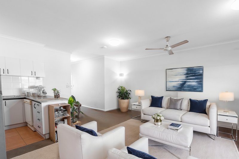 Photo - 9/5 James Street, Cairns North QLD 4870 - Image 4