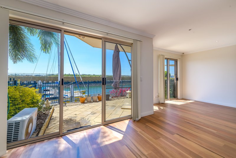 Photo - 95 John Lund Drive, Hope Island QLD 4212 - Image 8