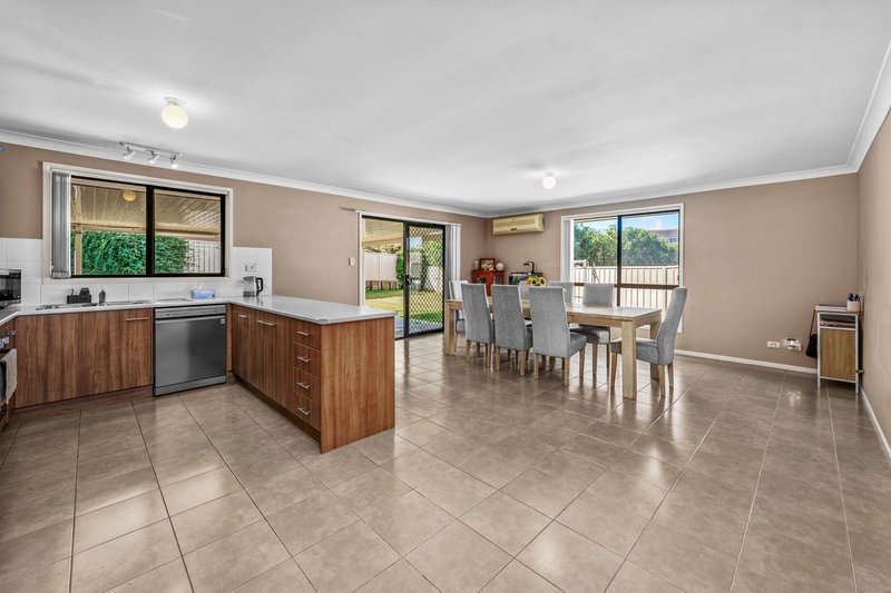 Photo - 95 Lord Howe Drive, Ashtonfield NSW 2323 - Image 3