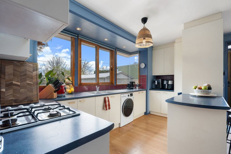 Photo - 95 Majura Avenue, Dickson ACT 2602 - Image 2