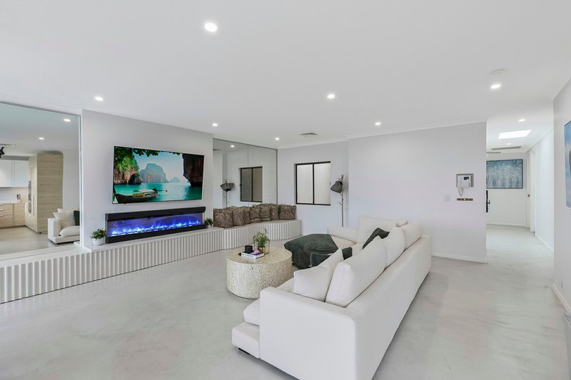 Photo - 9/5 Marine Parade, The Entrance NSW 2261 - Image 3