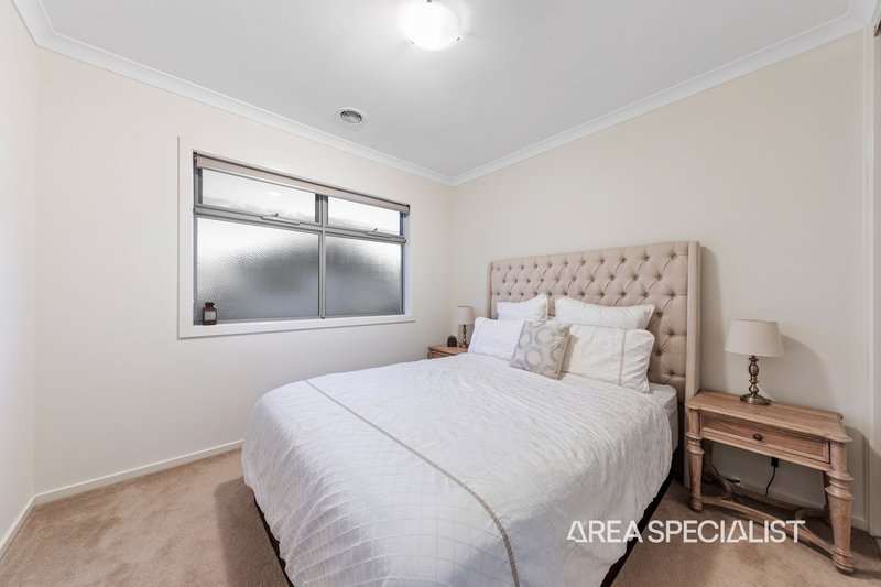 Photo - 95 Moondarra Drive, Berwick VIC 3806 - Image 14