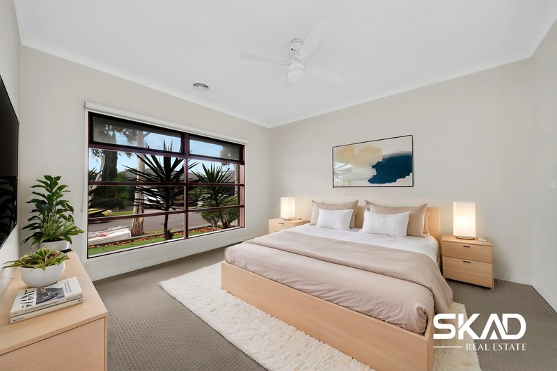 Photo - 95 Moor Park Drive, Craigieburn VIC 3064 - Image 2