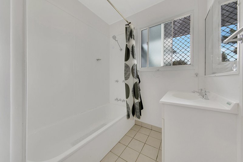 Photo - 95 O'Connell Street, Barney Point QLD 4680 - Image 9