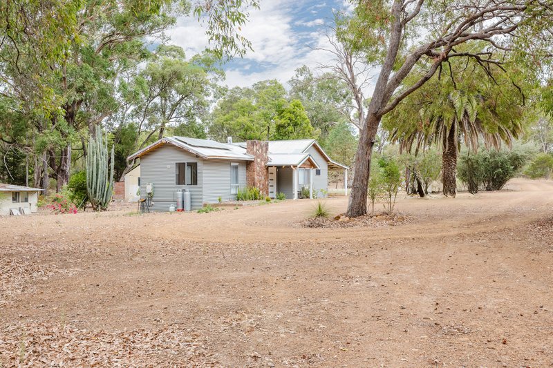 Photo - 95 Palmateer Drive, Bickley WA 6076 - Image 21