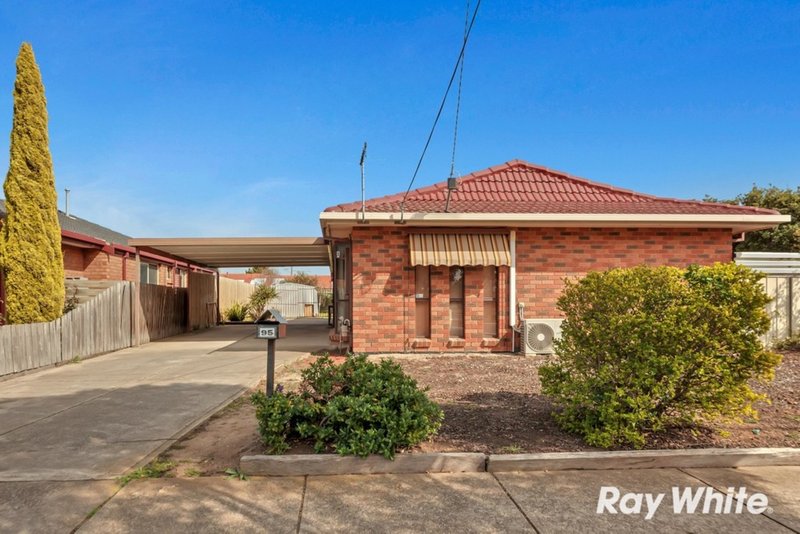 Photo - 95 Rosella Avenue, Werribee VIC 3030 - Image 6