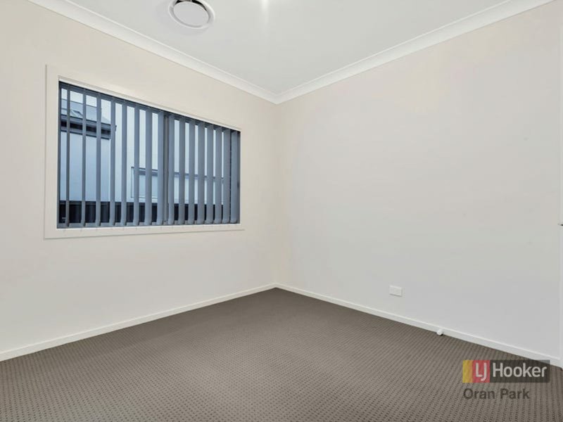 Photo - 95 Sawsedge Avenue, Denham Court NSW 2565 - Image 5