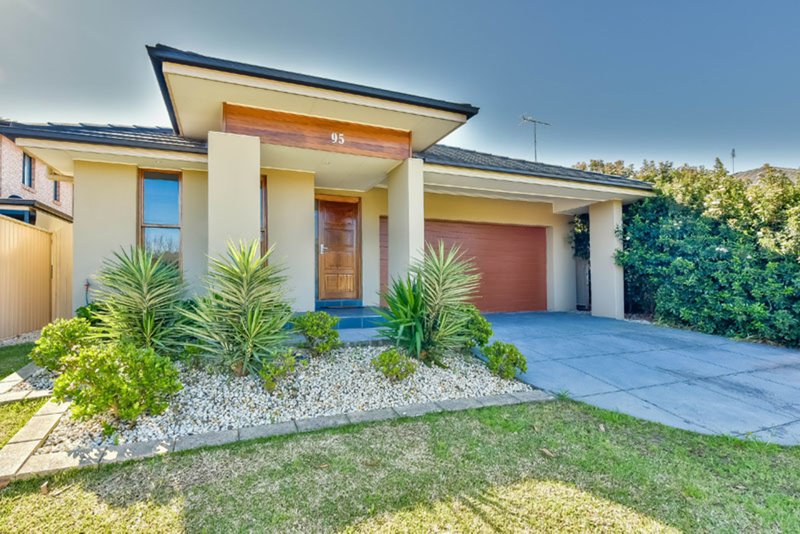 95 Sir Warwick Fairfax Drive, Harrington Park NSW 2567