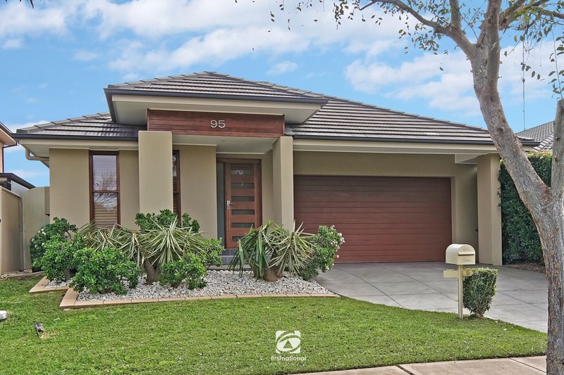 95 Sir Warwick Fairfax Drive, Harrington Park NSW 2567