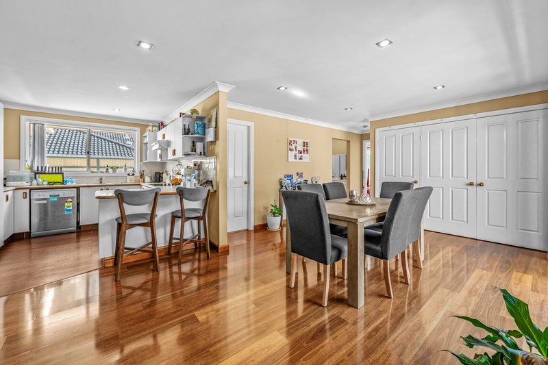 Photo - 95 South Seas Drive, Ashtonfield NSW 2323 - Image 8