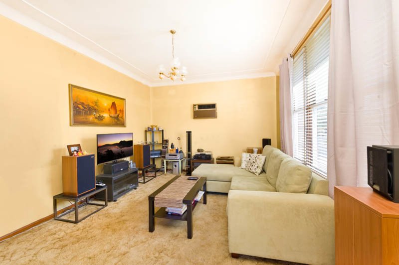 Photo - 95 Sphinx Avenue, Revesby NSW 2212 - Image 2