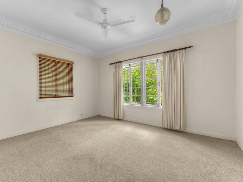 Photo - 95 Stuartholme Road, Bardon QLD 4065 - Image 7