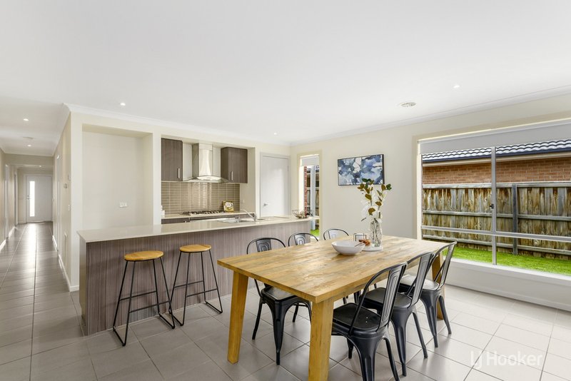 Photo - 95 Tristania Drive, Point Cook VIC 3030 - Image 3